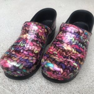 Like new Dansko clogs